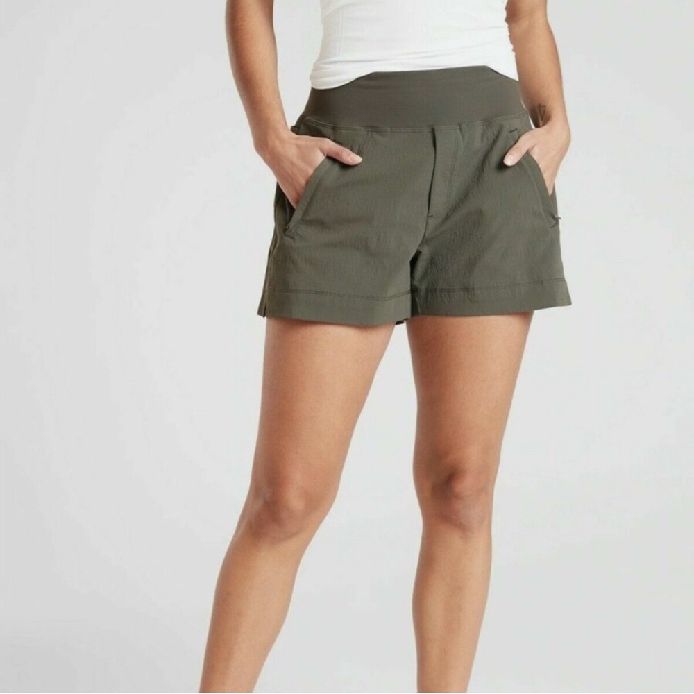 Athleta Trekkie North Shorts Green